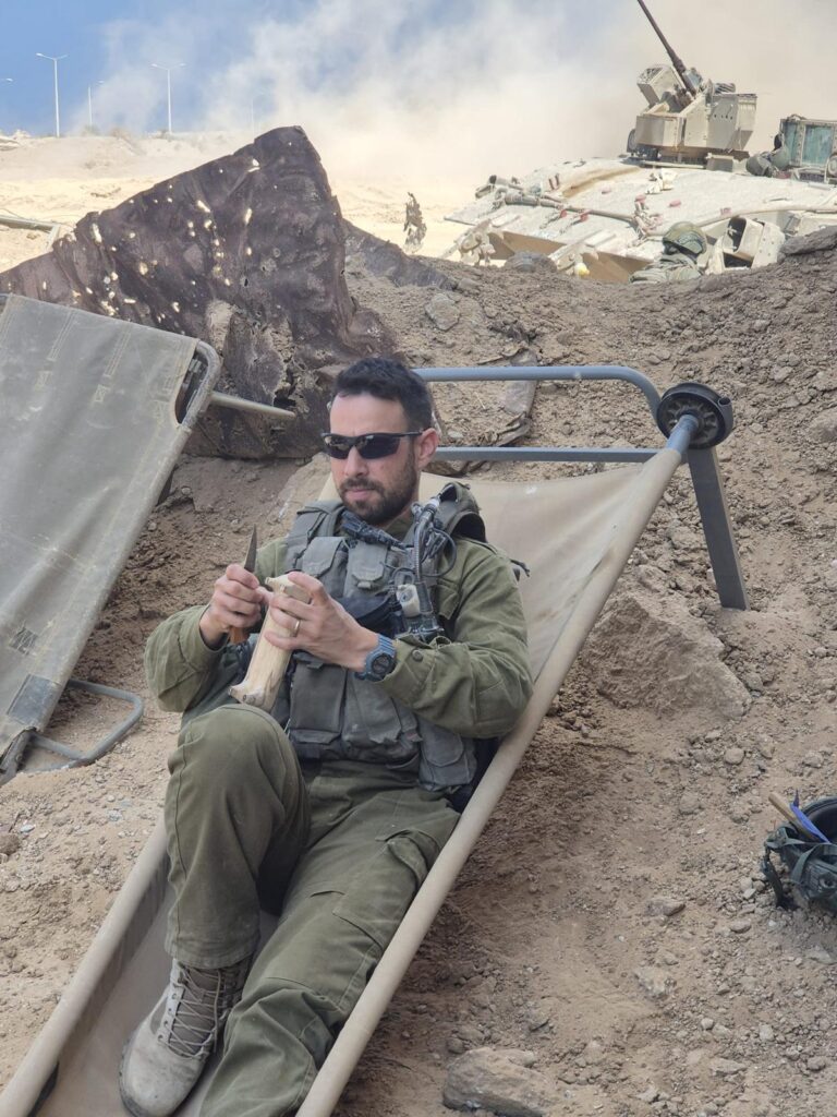 עסק של מילואימניק עודד אור-לי עץ משפחה סדנאות נגרות, קהילת עסק במדים תומכת בעסקים של מילואימניקים