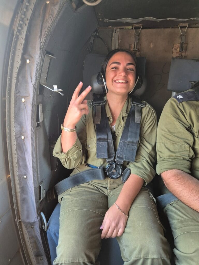 עסק של מילואימניקית אביגיל אליאסיאן, קהילת עסק במדים תומכת בעסקים של מילואימניקים